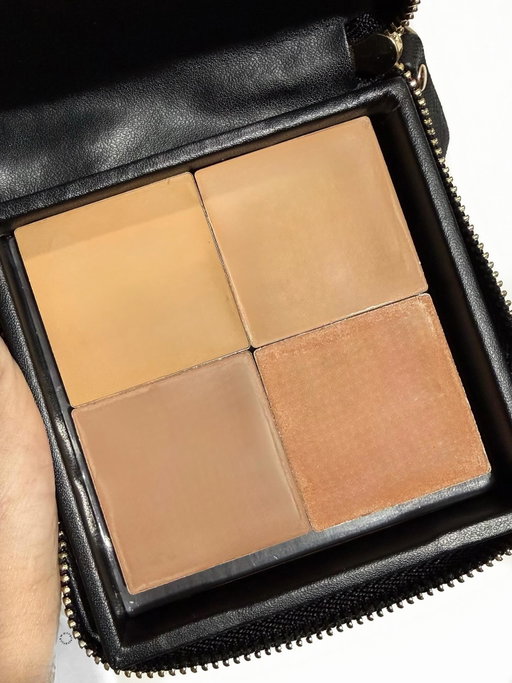I am BEYOND excited for my new quad from @saltnewyork all four are new to me and have been on my radar!!!!!!!! Tomorrow I shall put these beauties to the test! Thank You 🙏🏼 @kikiandthejets * Gifted 

Use: CASSANDRA10 to save!! * Affiliate Code

• Vegan + cruelty free
• Non-comedogenic 
• Hand poured in New York City
• Zero waste packaging

#saltnewyork #creambeautyproducts #natualbeauty