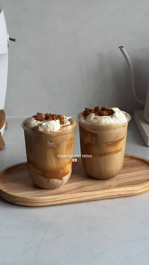 my @tossware to go cups coming in clutch💌 link in bio to shop + a discount code just for you! 

For the coffee:
double shot over 2 pumps @1883syrups speculoos syrup 

Cookie butter cold foam:
1 scoop melted biscoff 
2 pumps speculoos syrup 
1 cup heavy cream 
2 tbsp milk 

Garnished with crushed biscoff biscuits 

#coffee #explore #reels #trending #viral