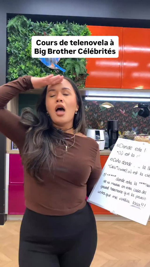 ¡El drama se apoderó de la casa!” 🔥🌹 Qui aurait cru qu’un simple cours d’espagnol finirait comme ça… Pour ce premier cours de telenovela, Kate ne fait pas les choses à moitié. 

Qui remporte l’Oscar de la meilleure performance? 🎭 Écrivez le en commentaire:
@monadegrenoble 
@pascale_marineau 
@marievebeauregard
@william_cloutier 
Normand D’Amour

 #bbcelebrites #TelenovelaVibes