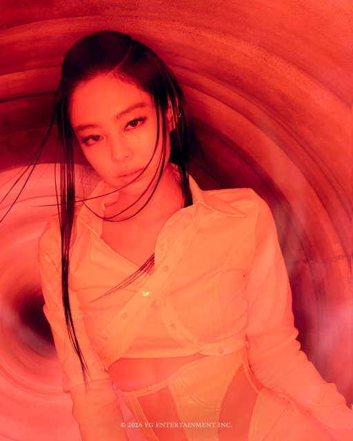 [DEADLINE] VISUAL POSTER - Red light ver.

2026. 02. 27. 12AM(EST) / 2PM(KST)

#BLACKPINK #JENNIE #3rdMINIALBUM #DEADLINE #YG