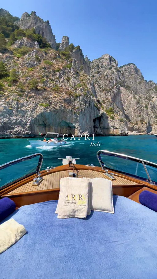 Capri Travel Guide 😍🍋🇮🇹
(⬇️ Save this for your next trip)

🌺 What to do:
- Take a boat tour around the island and stop at the Blue Grotto
- Ride the chairlift up to Monte Solaro for panoramic views
- Admire the Faraglioni from the sea or scenic viewpoints
- Visit Villa Lysis for a quiet and elegant escape
- Explore Anacapri and its authentic atmosphere
- Walk along Via Krupp for iconic coastal views
- Relax at Marina Piccola for a beach day
- Wander through Capri’s narrow streets and hidden corners

🍽️ Where to eat:
- Ristorante Il Geranio
- Ristorante Panorama
- Da Paolino
- Ziqù Restaurant & Terrace
- L’Olivo at Capri Palace

📸 Best photo spots:
- Via Camerelle
- Piazzetta & the Funicular Terrace
- Gardens of Augustus
- Belvedere di Punta Cannone

🔔 Where to stay:
- Grand Hotel Quisisana
- J.K. Place Capri
- Hotel La Minerva
- Capri Palace Jumeirah
- Pazziella Garden & Suites