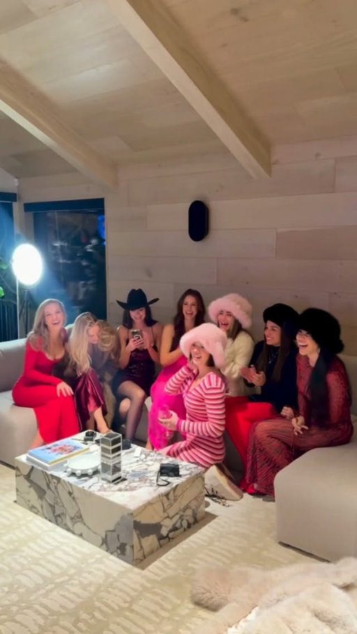 @fkbodyfit Brand Trip to Aspen with the girls was one for the boooooooks. So grateful for these women 🤠❄️🖤✨