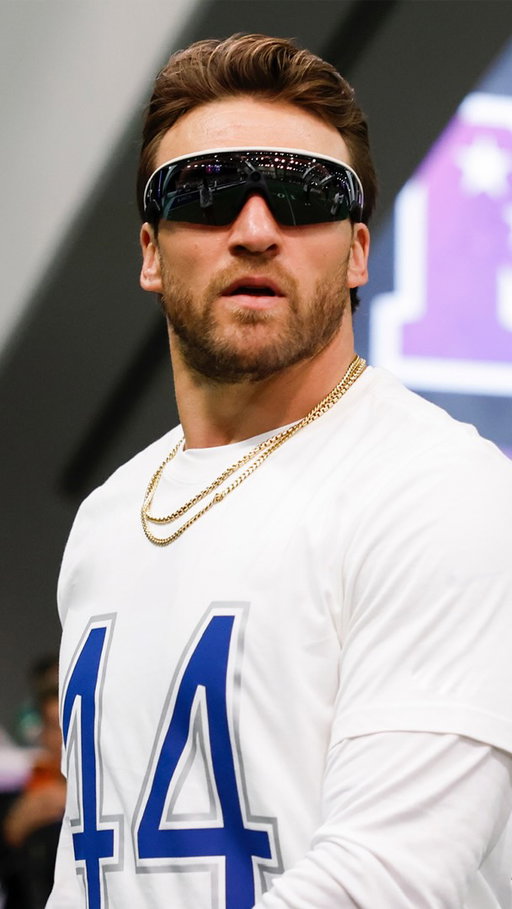 Pro Bowl looks different from this side of the lens🏈🔥 @oakleymeta #OakleyMetaPartner