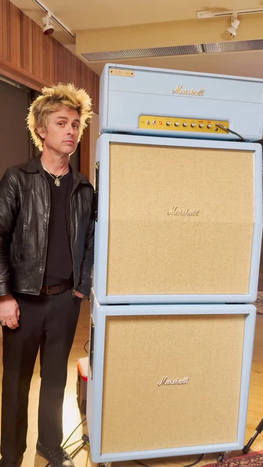 Are you seeing what we’re seeing? 👀🔥 @greenday #superbowl