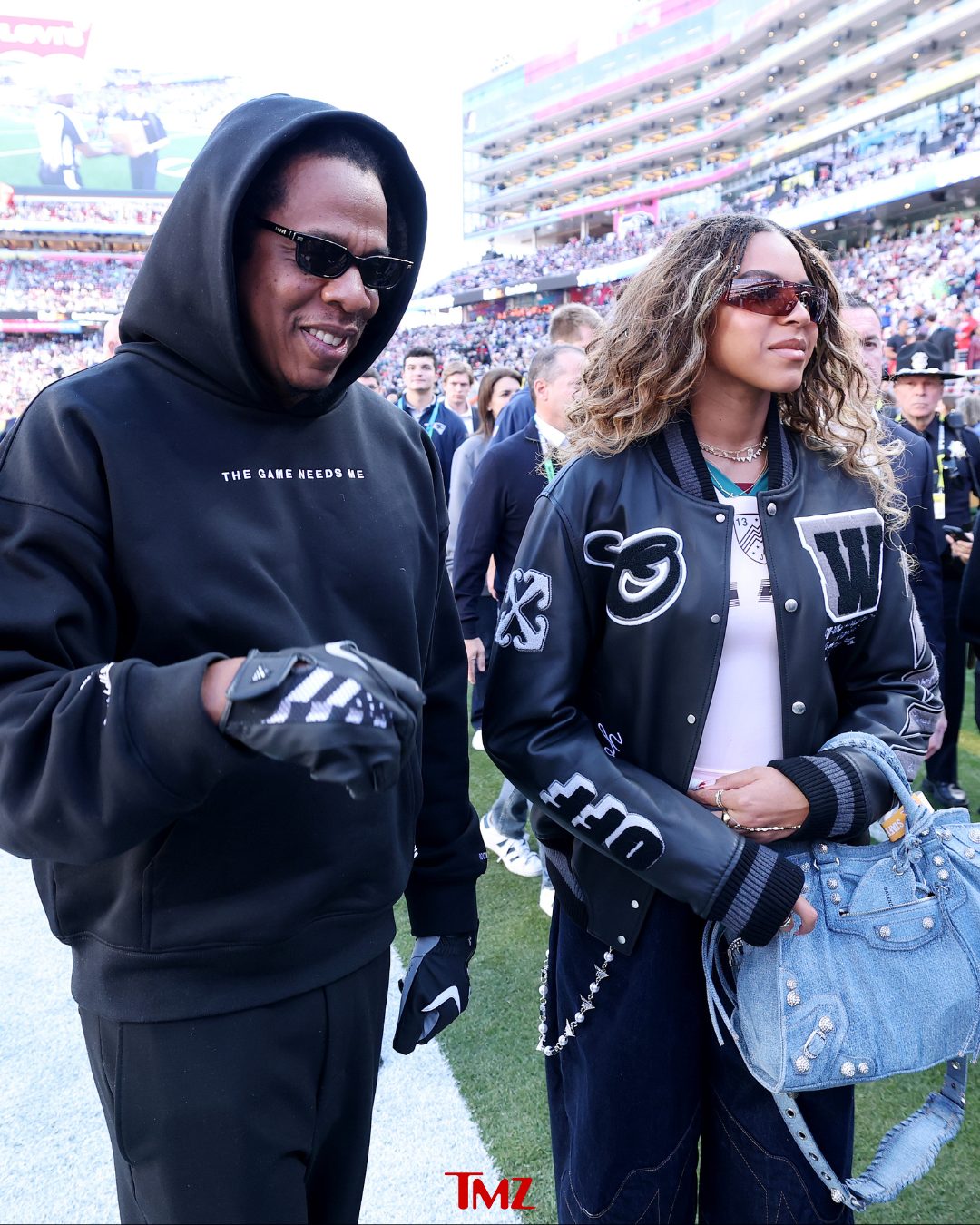 Jay-Z, Blue Ivy Carter, Travis Scott, Jon Bon Jovi, and more take the field ahead of Super Bowl LX between the Seattle Seahawks and the New England Patriots at Levi's Stadium in Santa Clara, CA 🏈

📸: Getty