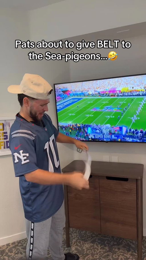 SEAHAWKS NOT WINNING TODAY!!

If viewing, follow @tinyy.tino 

#nfl #superbowl #patriots #seahawks #comedy