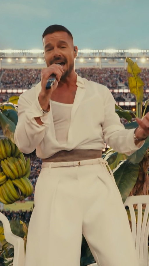 RICKY MARTIN IN THE HOUSE! @ricky_martin #AppleMusicHalftime