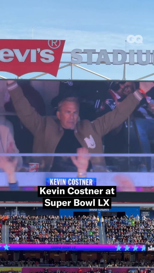 Kevin Costner spotted on the Super Bowl Jumbotron. 

Video by @peter_youngjae 

#SuperBowl #SBLX
