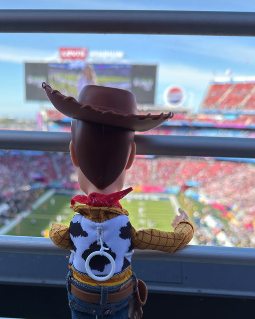 Looks like our favorite deputy had a rootin' tootin' time today! 🏈 

Did you catch Woody in the new @levis commercial?