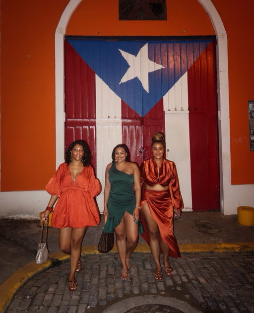 *plans trip to Puerto Rico* 🇵🇷 

the creative direction. the visual story telling. bad bunny’s halftime show was vibes and more vibes.