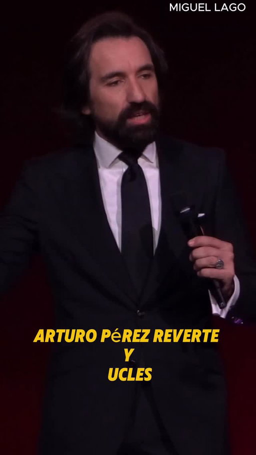 Un proyectil alojado en el recto como potencial solución al  conflicto @perezreverte @daviducles stand-up en el Teatro Alcázar. Vamos!