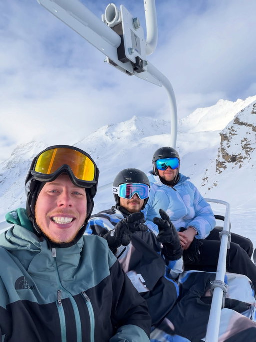 Incredible week skiing, good times, okay people 👍🏻
