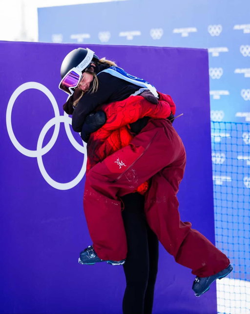 Couldn’t be more proud and happy for you @megan.oldhamm .OLYMPIC MEDALIST!!!! Getting to travel and ski with you is such a gift. You’re truly so inspiring. You work so hard, and continue to show resilience, grace and talent through it all. Can’t wait to see how you keep pushing the sport and all you accomplish 🫶🫶 

📷: @freestylecanadaski