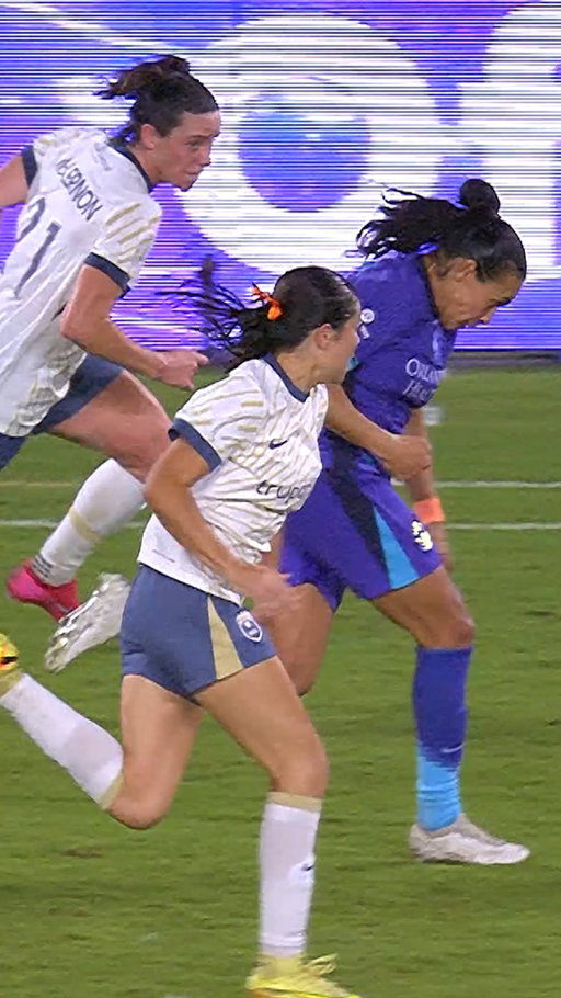 La Rainha always takes one for the team. 👑
