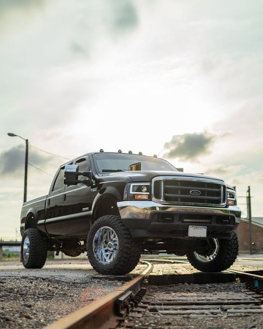 2000 F250 with 544c wheels from @tiswheels

Tag us and use #MyWheelDeal for a chance to be featured on our socials!

MrWheelDeal.com 

📸 @shotsbysherman 

#MrWheelDeal #MyWheelDeal #Ford #LiftedTrucks #Wheels