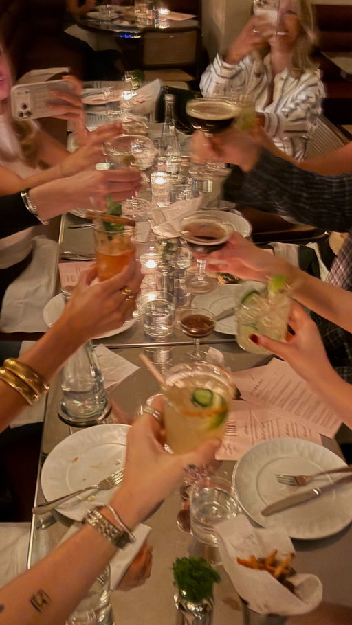 who wants an invite??

#hosting #style #galentines #valentines