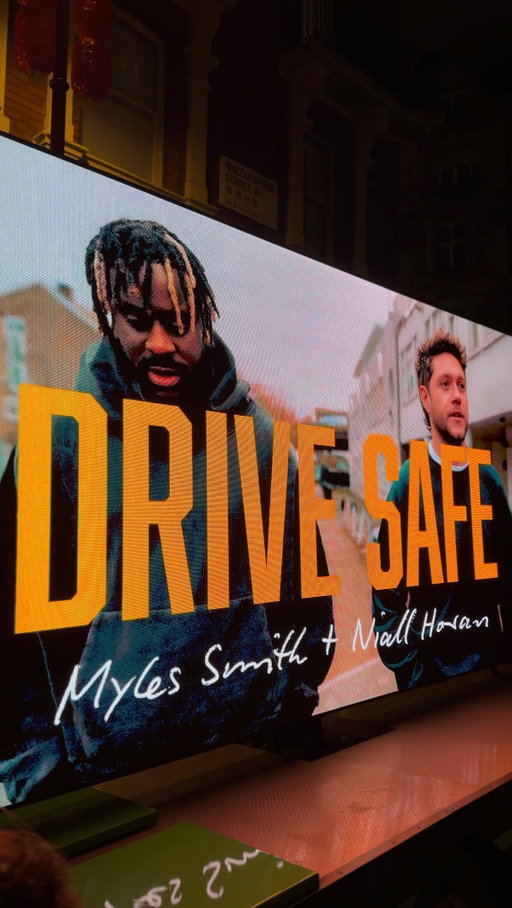 We didn’ make it inside the event but they made all fans outside could be part something special 😭 

Fresh off the plane crazy jet lag to see Niall and Myles London I LOVE YOU 

pop up, pop up concert, concert, event, niall horan, myles smith, one direction, drive safe, sony music, music, performance