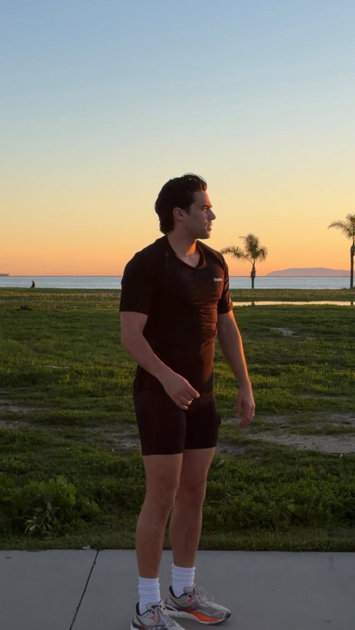 Lately I’ve been more intentional about how I move — in training and in everyday life.
Forme has helped me stay aware of my posture and build better habits, especially as a new dad. @forme.science #formescience #getinforme #posture