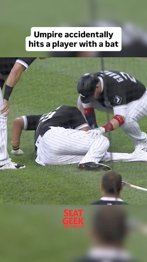 Umpire accidentally throws a bat at Jose Abreu’s knee, a breakdown

#whitesox #umpire #MLB #baseball #bluejays