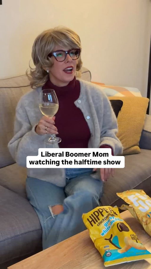 Someone’s signing up for salsa lessons…💃

#badbunny #superbowl #halftimeshow #mom