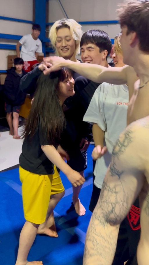Had the best time with you guys!! 🫶
Thank you!! 💖
@adrenaline_tricking 
@dubxdub_official 

#tricking #girlpower #ninja