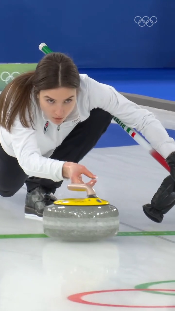 A moment of precision on the Olympic ice. 🥌✨

Team Italy deliver a brilliant shot against Team Great Britain in mixed doubles play.

#Olympics #MilanoCortina2026 #WinterOlympics #Curling