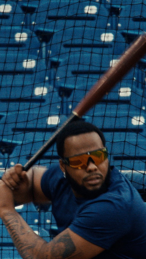 Record. Swing. Send 😉. Oakley Meta Vanguard with
POV capture. @oakleymeta
