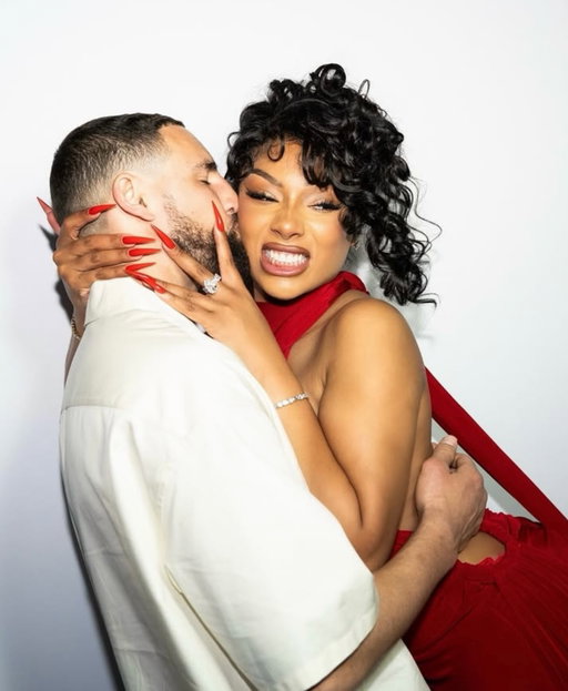 Megan Thee Stallion went all out for Klay Thompson’s birthday. ❤️🎂

Megan threw Klay a party and surprised him with a performance from one of his favorite rap groups, Bone Thugs-N-Harmony alongside family and friends.