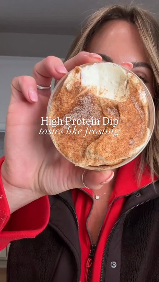 Easiest snack you’ll make. 🥨 Reply “LINK” and I’ll send you my favorite protein powder and pretzels. 

• 3/4 cup plain Greek yogurt (I prefer 5% for best flavor) 
• 1 scoop vanilla protein powder @pescience 
• cinnamon sugar 

Mix yogurt and protein powder until you have a frosting consistency, sprinkle cinnamon sugar and top and get to dipping. 

Dip alone has 39 grams of protein! 💪 

We pair it with cut green apples and @kindlingsnacks churro protein pretzels. 

This combo gives you protein from the yogurt, protein powder AND pretzels and it’s a winner! 🏆