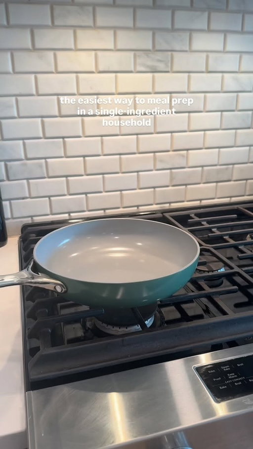 Convenience doesn’t have to come at the cost of your wellbeing.

With a few intentional swaps, meal prep can become a low-toxic ritual...that’s also fun.

Instead of storing food in plastic and reheating it in the microwave, try building a “Lego lunch”:

Prep your favourite foods.
Freeze them in silicone or stainless steel moulds.
Mix and match your macros and your micros in Caraway Tupperware.
Then reheat in a non-toxic pan when you’re ready to eat.

What’s your favourite low-toxic swap at home?

#mealprep #nontoxichome #lowtoxlife #microplasticfree #mindfulliving