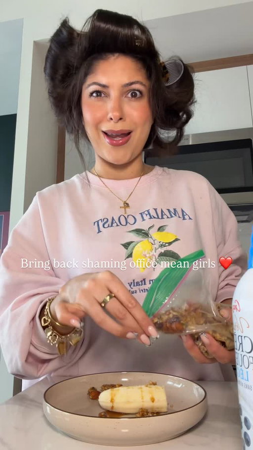 If she bonds by gossiping, she’s not someone to look up to. Ignore office mean girls and stay focused on leveling up your career. #toxicworkplace #corporateculture #workplaceadvice #careermindset today’s snack: a banana from @officialfarmboy @hersheys caramel sauce and my moms homemade granola