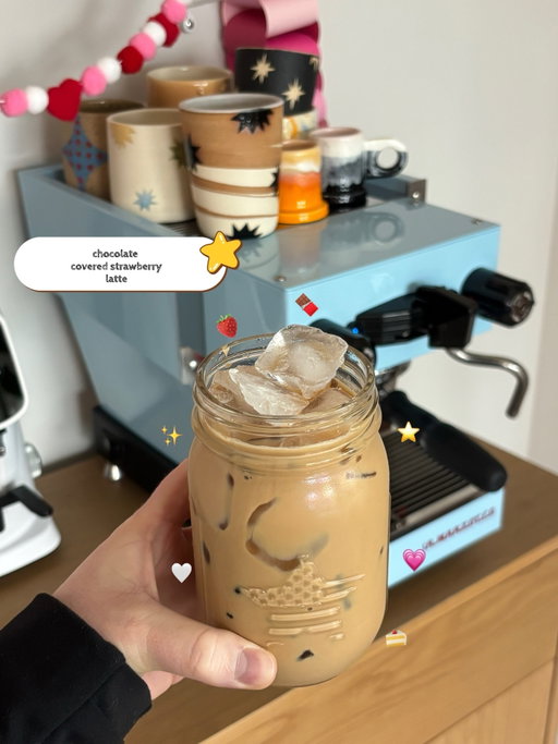chocolate covered strawberry latte 🍫🍓