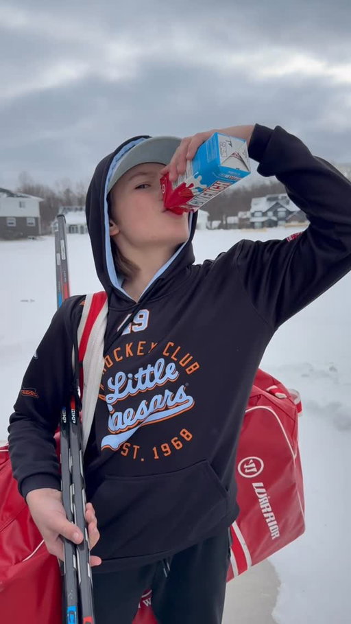 Ready for the biggest Pee-Wee tournament of the year 🔥🏒

CWENCH Future Star Kasen Pusateri is hydrated and ready to dominate at the Quebec International Pee-Wee Tournament.

#TeamCWENCH

📹: @BradyFilms95 & @BashBrothersMedia1915