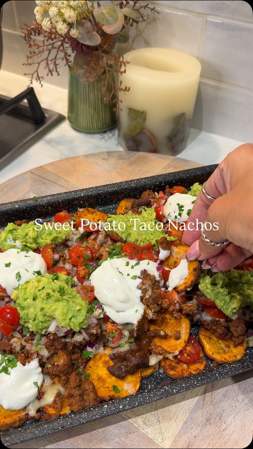 Loaded Sweet Potato Taco Nachos 

These were so delicious & a little bit of a different twist to the usual sweet potato taco beef bowls! 

Follow @kimberlys_journeyy for more recipes like this⤵️

For two: 
For the beef 
- 500g lean beef mince 
- 1 packet taco seasoning 
- Tbsp tomato puree 

For the potatoes 
- 500g sweet potatoes 
- tsp aromat, smoked paprika & garlic granules 

For the tomato salsa 
- half diced red onion 
- handful diced tomatoes 
- handful fresh parsley/ coriander 
- pinch salt 
- juice of half a lemon 

Other toppings: 
- 60g reduced fat cheese 
- 100g fat free greek yoghurt 
- 1-2 crushed garlic cloves 
- 1 mashed avocado 

The full written recipe card is available on my meal plan app, with calories and macros calculated! 

If you want to sign up head to the link in my bio or my stories 💚
