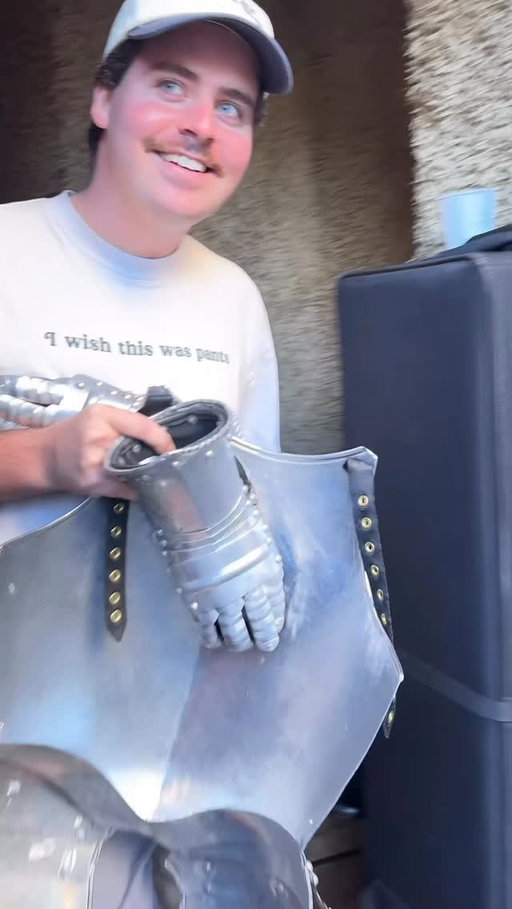 I was born to be a knight with @peter_claff @hbomax