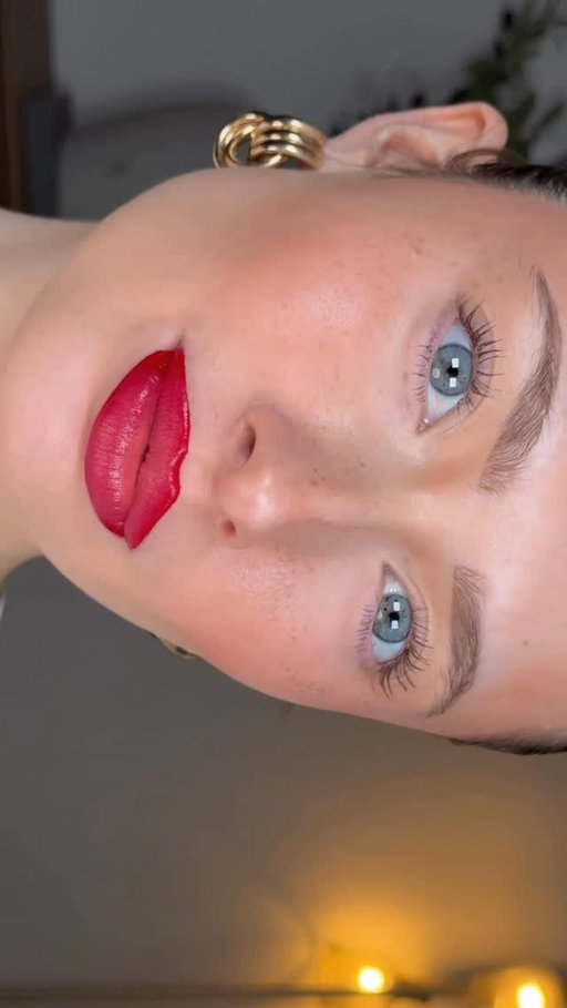 AD. Valentines lip combos…💌

@glossicofficial 

Lip combo 1: Red Dahlia + Roosa 
Lip combo 2: Rhubara + Juliet 

#makeup #lipcombo #valentinesmakeup
