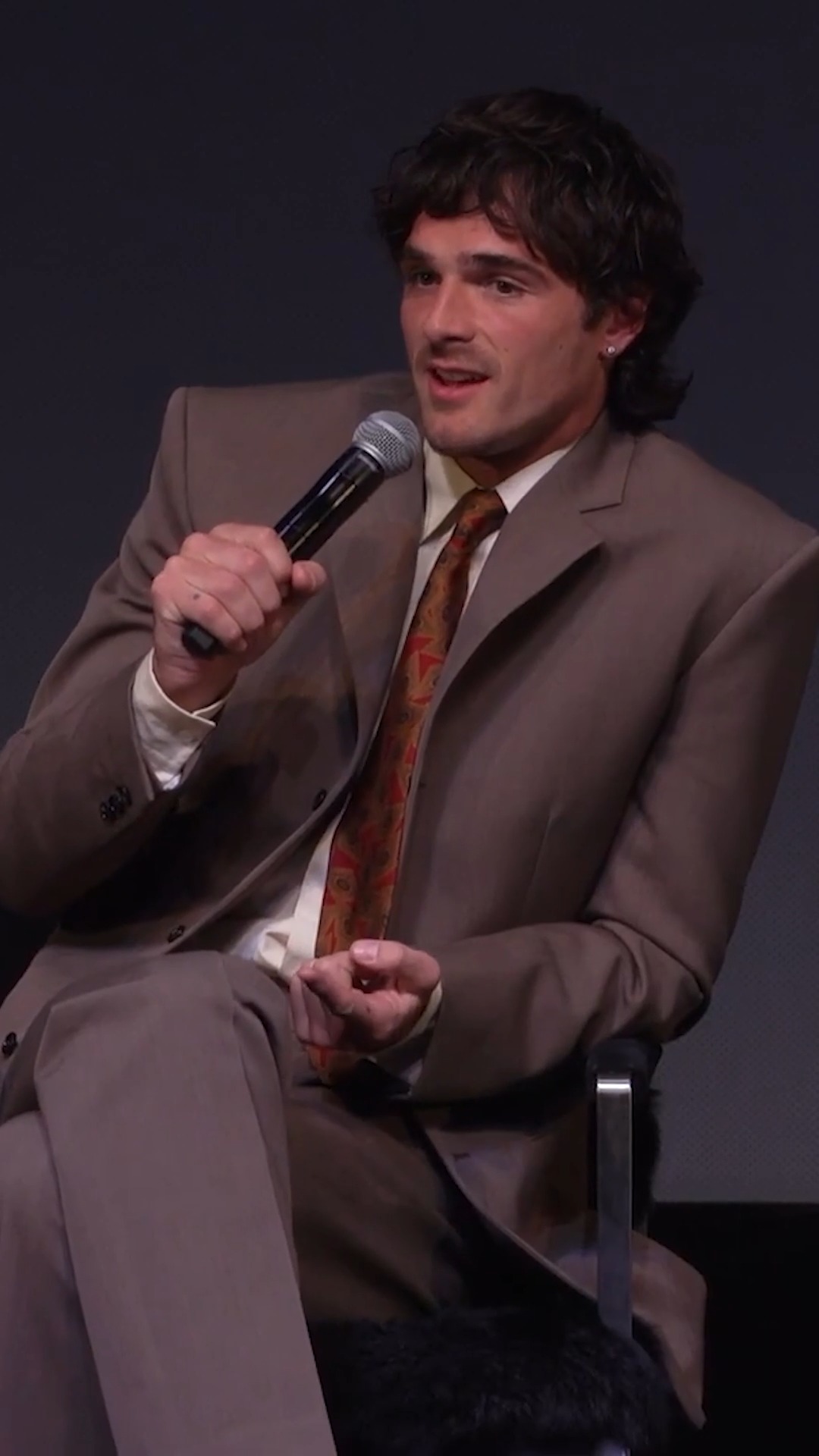 “Don’t read about it. Just go and see it.” - Jacob Elordi recommends the best way to experience SIRĀT. Now playing in NY and LA theaters. Everywhere soon.