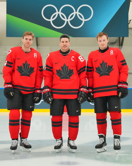 Finally got a photo of these three together! 🇨🇦

Enfin une photo de ces trois-là ensemble! 🇨🇦

#MilanoCortina2026