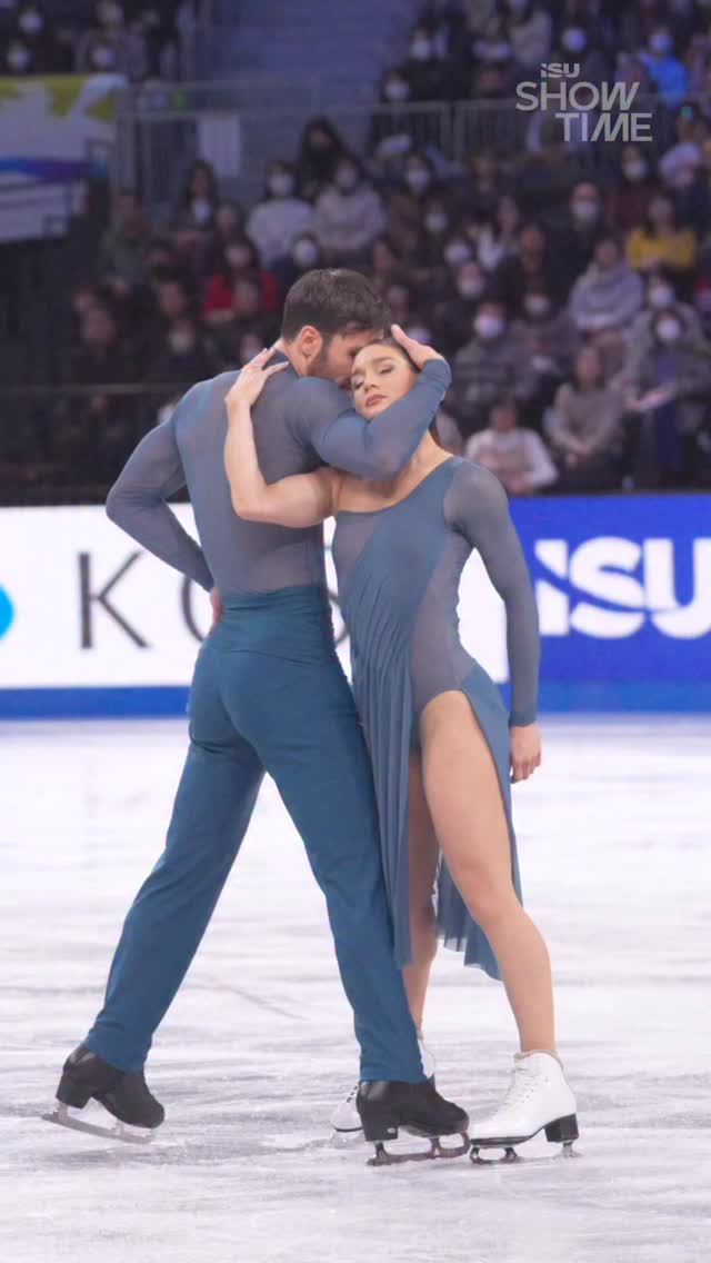 Your new OLYMPIC CHAMPIONS ✨ 

🇯🇵 新たな オリンピックチャンピオン✨🇫🇷

#ISUShowtime #FigureSkating #MilanoCortina2026 #Olympics
#ミラノコルティナ2026 #オリンピック #フィギュアスケート