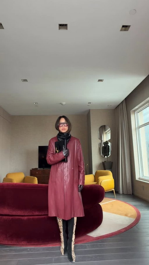 I shoulda just stayed in today. Anyways, matching my outfit with my beautiful suite.
