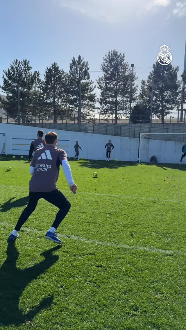 🪄 Fede doing Fede things...
😎 Las cosas de @fedevalverde...
#RMCity