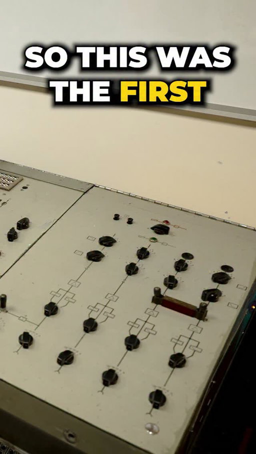 EMI REDD.17 - EMI’s First Stereo Console @abbeyroadstudios 

#abbeyroad #abbeyroadstudios #producelikeapro #mirekstiles #warrenhuart