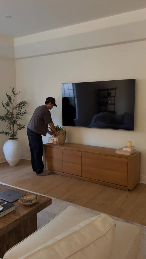 Becoming a homebody @castleryus - more home reno content coming soon