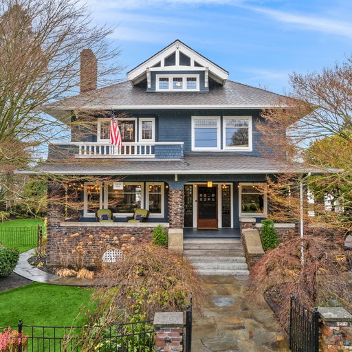 It is with another heavy heart that I must announce that this Snohomish, WA home suffers from a case of BW. PLEASE, please, PLEASE, i beg of you all to check you home for BW before it’s too late. And I am sorry but it also suffers from basement case of OG.

Follow @zillowgonewild to never miss a wild home!
Link in bio for the full listing!

$1,998,000 | Snohomish, WA
6 bd, 4 ba | 7,024 sq ft
Currently listed via @shellyvalentinerealestate

Thanks for submitting @erinn1212!! 
WE NEED MORE FUN INTERESTING WILD QUIRKY HOMES! Think you found one?? Submit it for a chance to be featured at zillowgonewild.com/submit!!

Agents we want to see your fun wild luxurious listings too!! zillowgonewild.com/submit!!