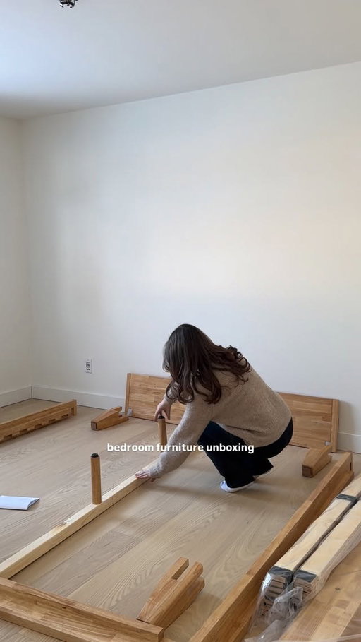 New bedroom in progress ✨ Unboxing our @silkandsnow bedroom furniture :

We chose the Wooden bed frame & Nara nightstands and we’re obsessed with the quality!

#homedecor #homefurniture #bedroomdecor #homecontent #newhome