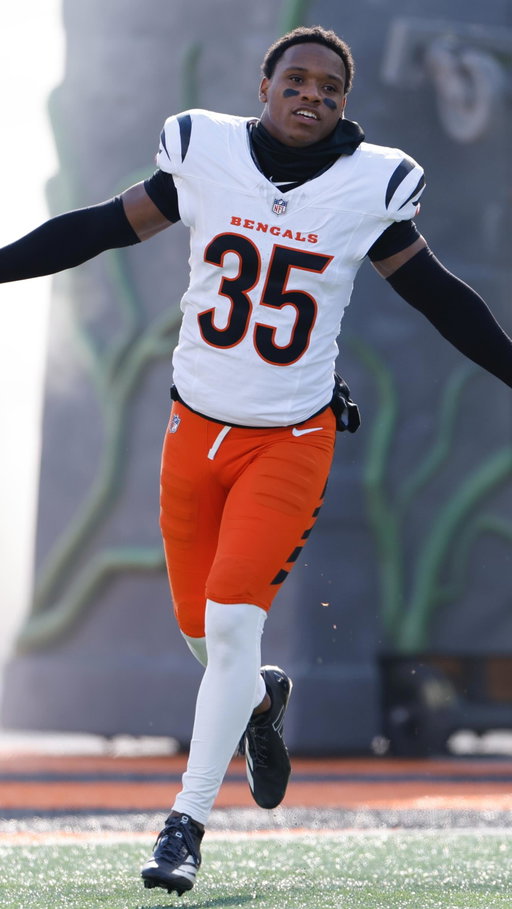 Year 8 
The first year I got to truly showcase my talents (7 games). My journey is 1 of 1 and I Thank God for those 7 games and the trials, tribulations, adversity and the ability to overcome any challenge that’s bestowed upon me. All I need is an opportunity and the rest —leave it up to me. #UDJD