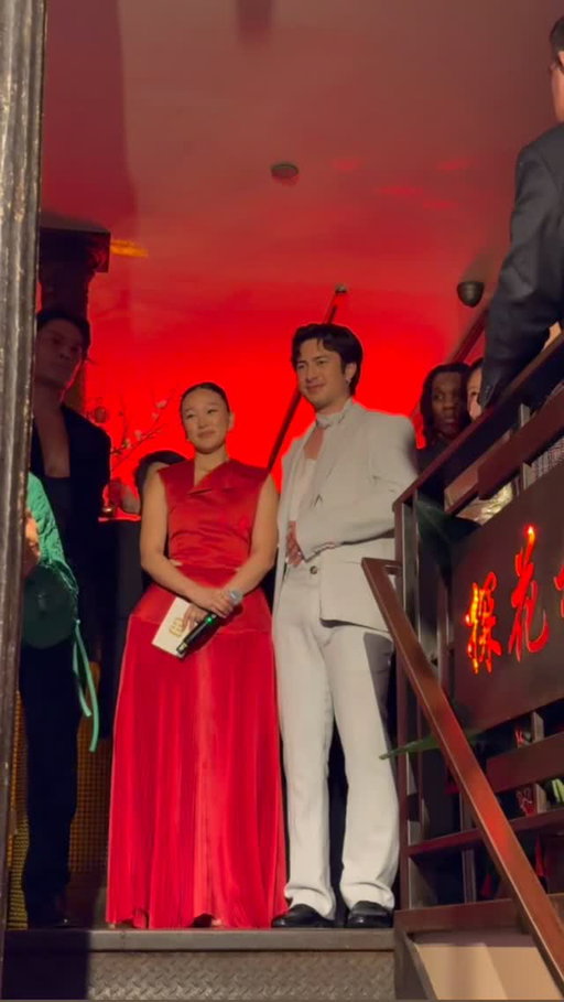 Consider this our formal petition to put @hudsonwilliamsofficial and @yerinha_ in a movie together!! Check out our new favorite pair at @goldhouseco’s NYFW party.

Video: @faith_xue
