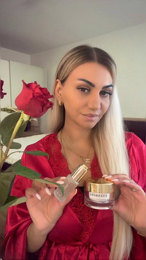 Roses, radiance, and flawless skin 🌹✨
Falling in love with my @eisenbergparis crème & serum duo!

#ad #eisenberg  #eisenbergparis #luxurybeauty #luminousskin