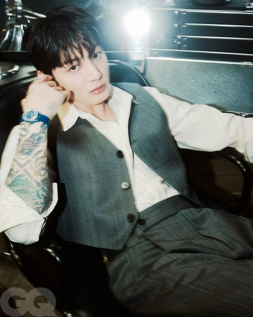 What was it like for the members of BTS to reunite after nearly four years to make their highly-anticipated fifth studio album? 

“It was really fun because we had three rooms in the studio,” says @mnijungkook, the youngest of the group and one of its most versatile singers. “Sometimes, we would pair up to go into a studio room. Sometimes, it would be just one of us and then we would switch pairs so that we could have different ideas and different types of collaborations… The whole process was very liberating and free, so it was very fun.”

Learn more about what BTS had to say about the new album at the link in bio. 

Story by @raymondangas 
Photographs by @jangdukhwa
Styling by @mobolajidawodu
Makeup by @da_a_reum and @shinae.lee
Hair by @bit.boot_naejoo @bit.boot_hansom @bit.boot_kimhwayeon
Set design by @jeon.minkyu
Lighting Direction by @khj____gf
Produced by @_nuhana
Executive Producer: @sooh_hwang
Producer: @sebbbing
Line Producer: @hwsunyoung @_justcallmecherry