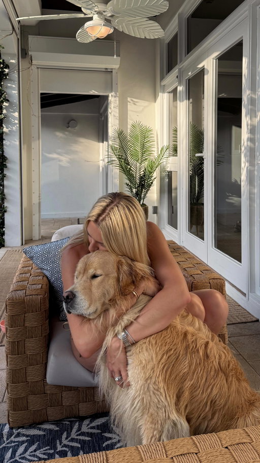 I don’t have enough words to describe how much I love this dog 😭

#goldenretriever #dayinthelife #sweetdreams